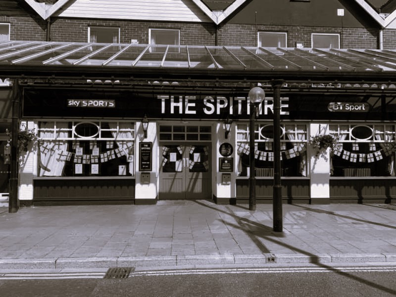 Retro Rock'its Rock - The Spitfire, Eastleigh - 9.30pm 'Til Late